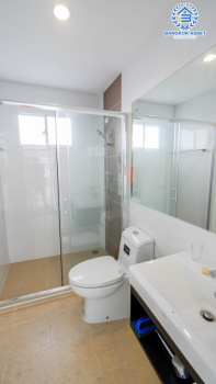 *****บ้านเดี่ยวมือสองย่านกรุงเทพฯ ม.ดีไลท์แอทซีน วัชรพล-จตุโชติ เนื้อที่กว้างขวางมากถึง 52.50 ตร.ว.  ฟังก์ชัน 3 ห้องนอน 3 ห้องน้ำ ที่จอดรถ 2 คัน บ้านตกแต่งสไตล์โมเดิร์น ภายในตกแต่งสวยเหมือนใหม่ บนทำเลใกล้ทางด่วนรามอินทรา-อาจณรงค์ ด่านจตุโชติ